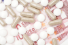 Reseptilääkkeet halpenivat – eniten putosivat erittäin kalliiden lääkkeiden hinnat