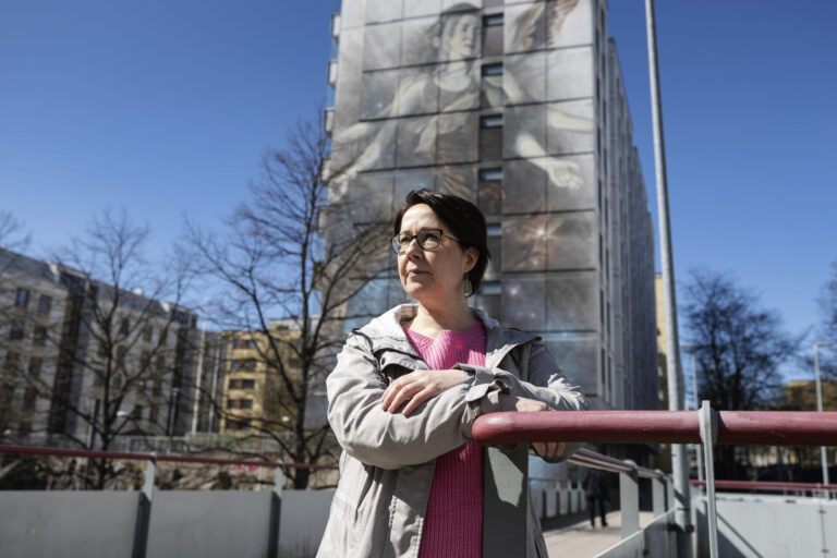 Farmasialiiton Maija Pirttijärvi kuvattuna Helsingin Pasilassa.